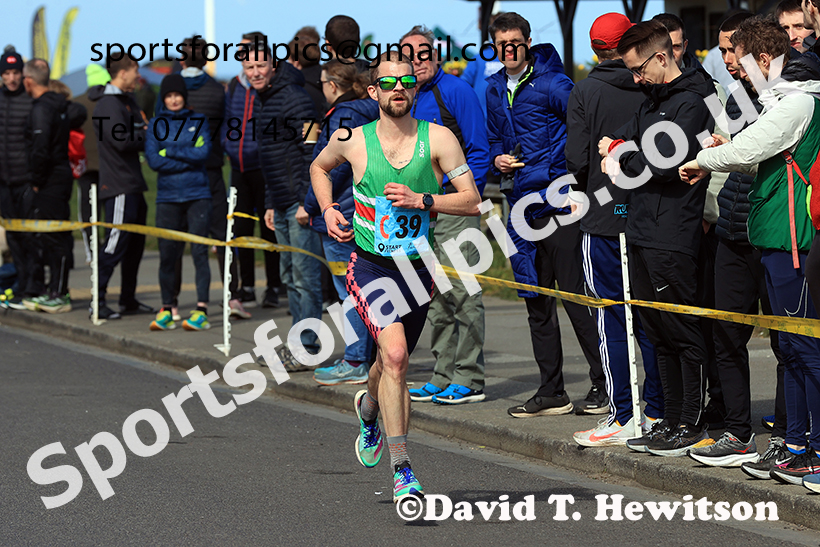 Senior mens Northern 12 Stage Road Relay, 2025 Northern 12 and 6 Stage Road Relays and Junior 5k, Redcar. Photo: David T. Hewitson/Sports for All Pics